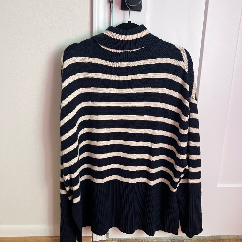 GAP Navy and Cream Striped Turtleneck Sweater size L - Picture 3 of 4